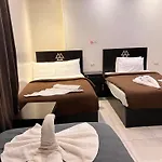 Dood Pyramids Hotel
