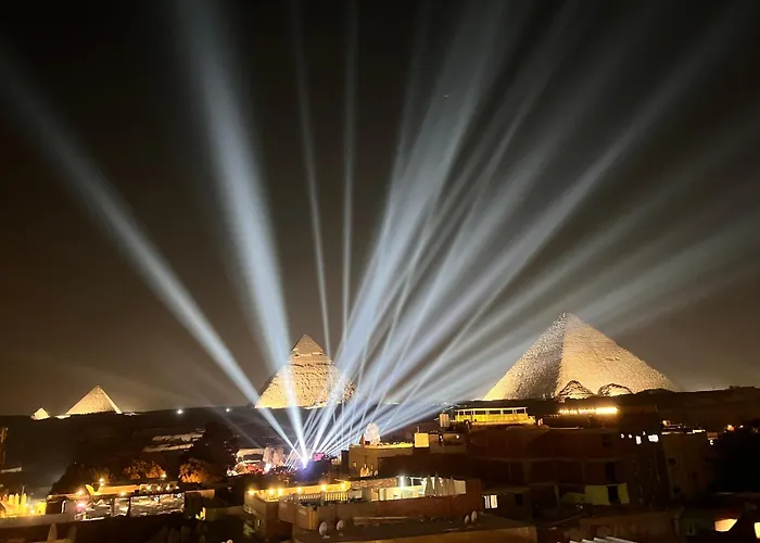 Dood Pyramids Hotel