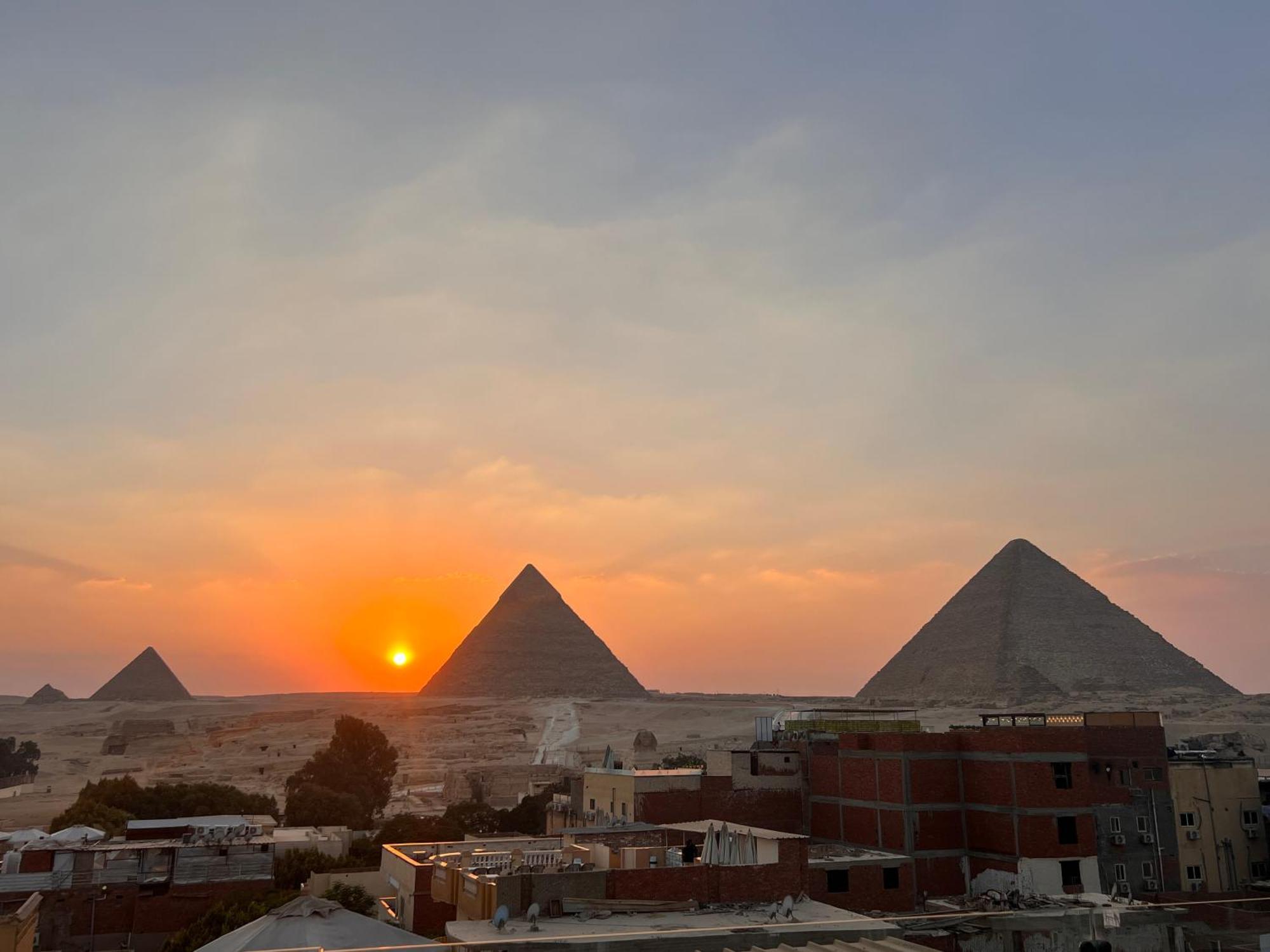 Hotel Dood Pyramids 4*