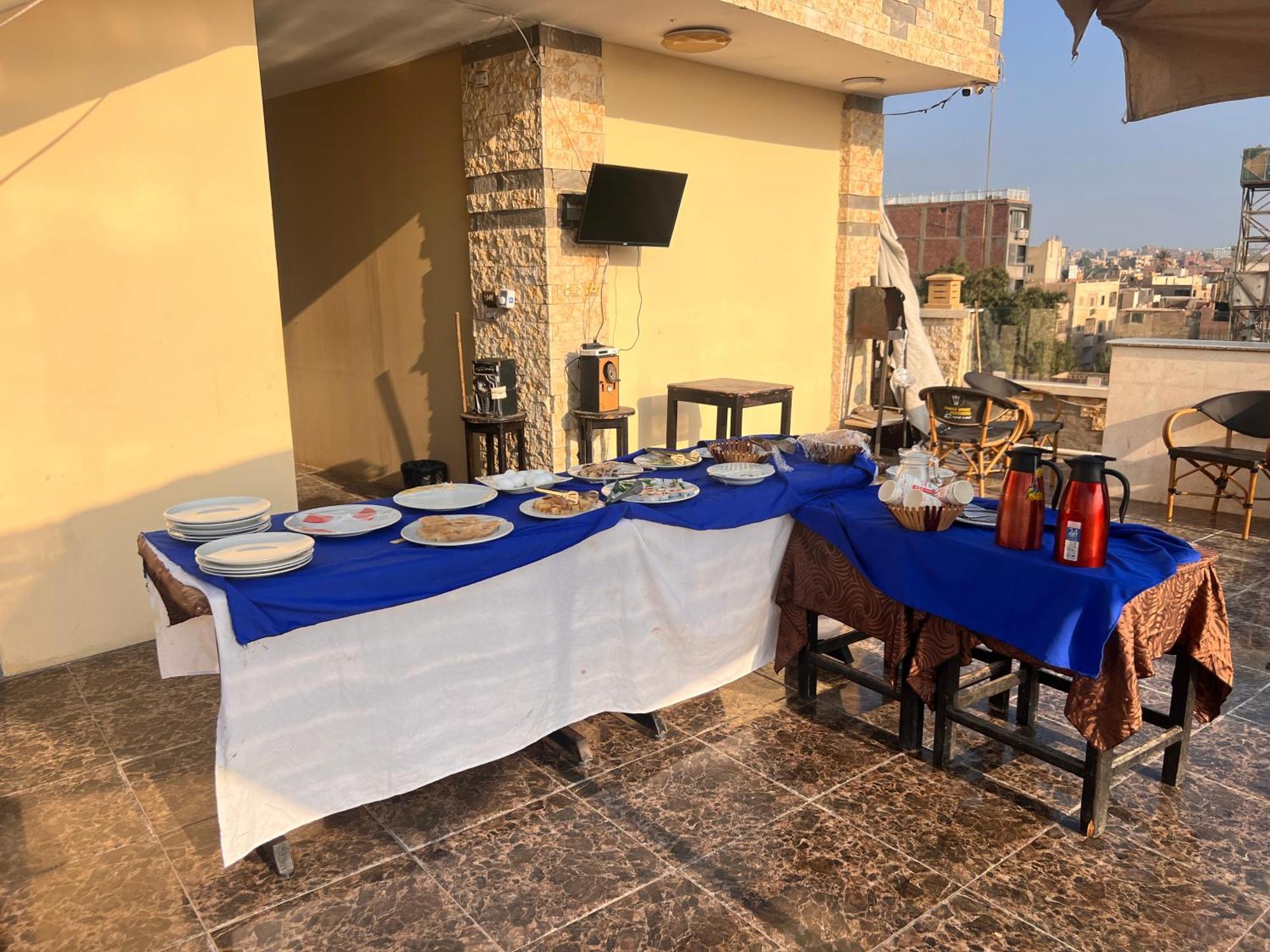 Dood Pyramids Hotel