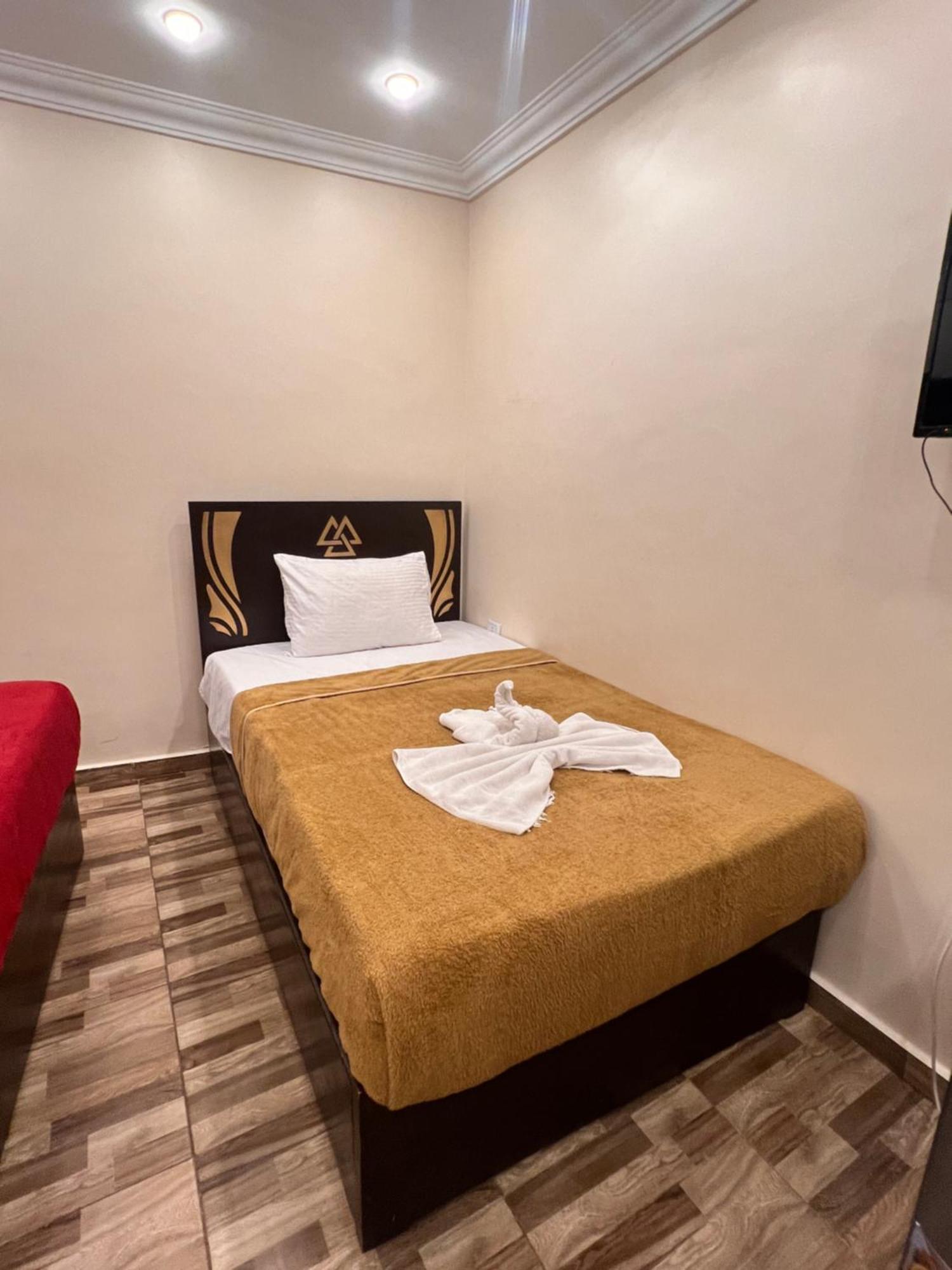 Dood Pyramids Hotel 4*