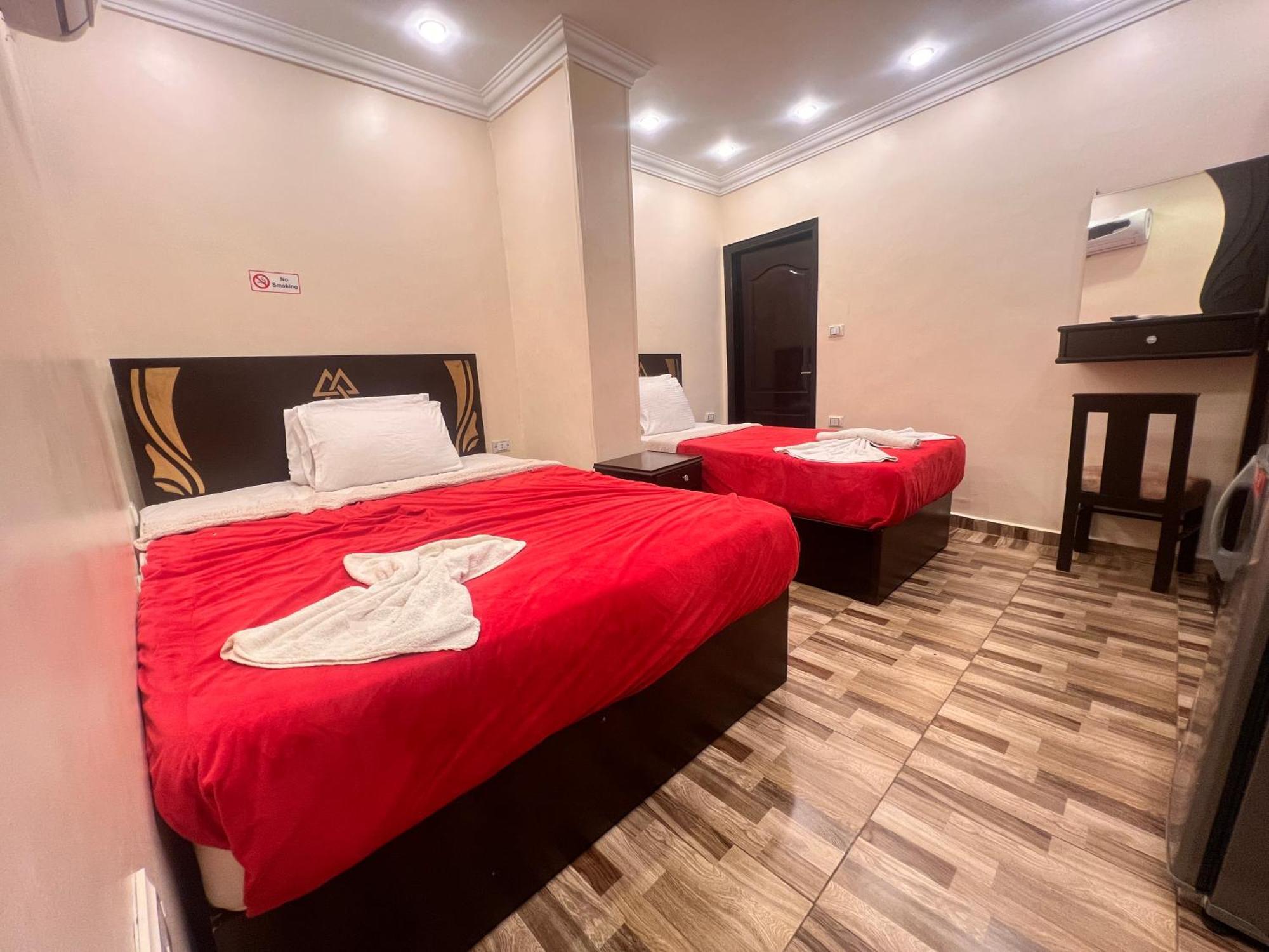 Dood Pyramids Hotel 4*