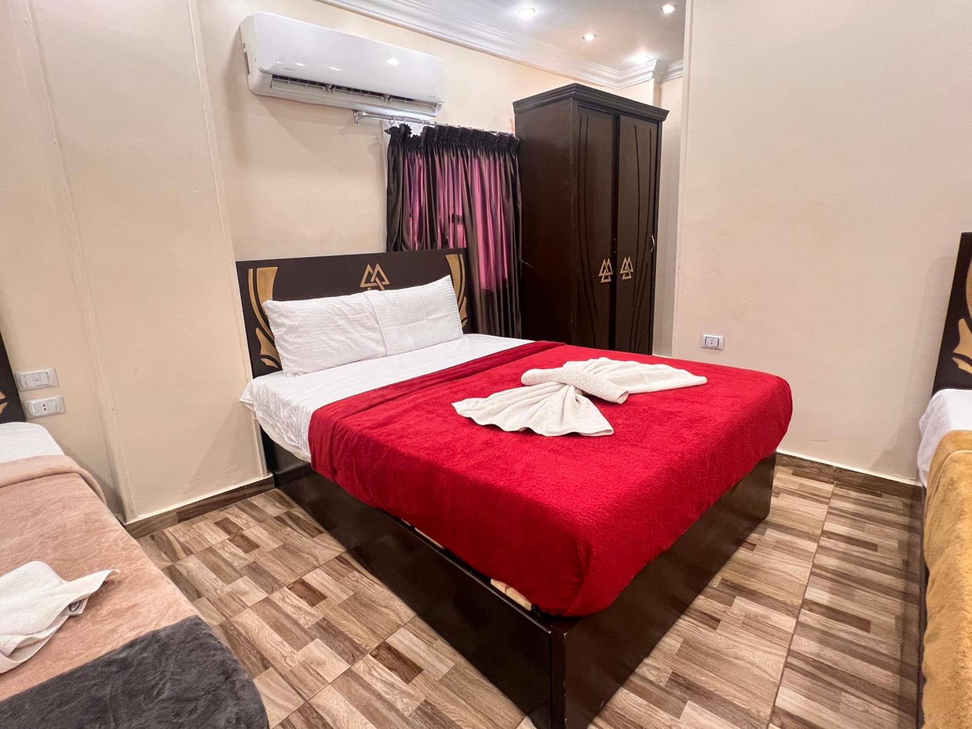 Dood Pyramids Hotel 4*