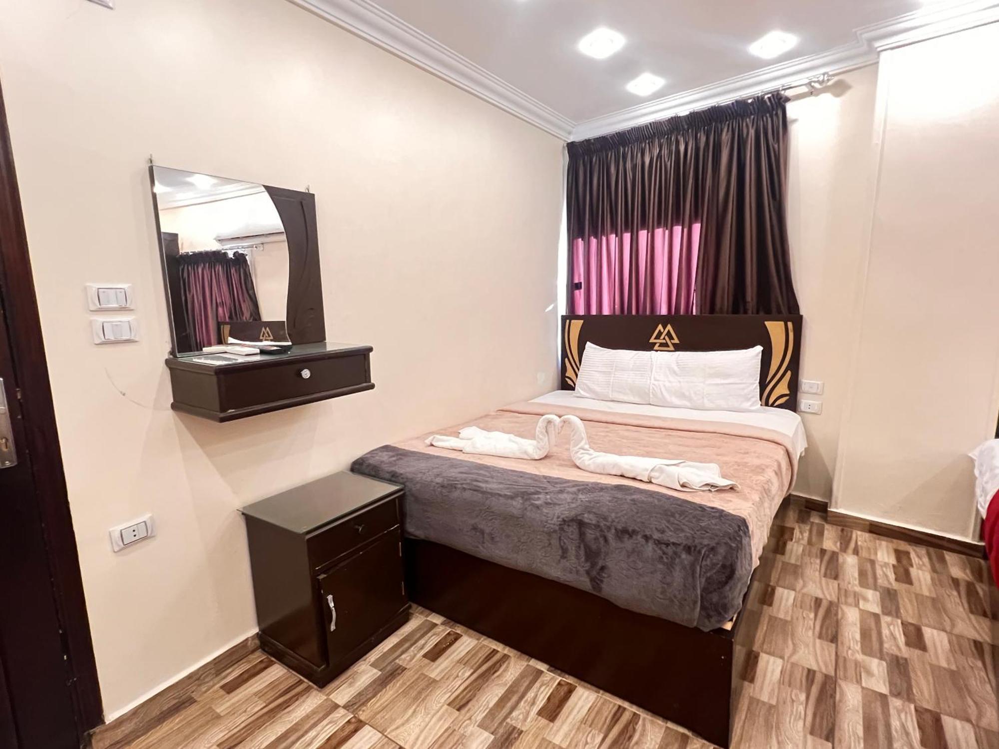 Dood Pyramids Hotel 4*